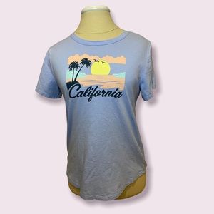 Old Navy Lilac purple California sunset short sleeve tee